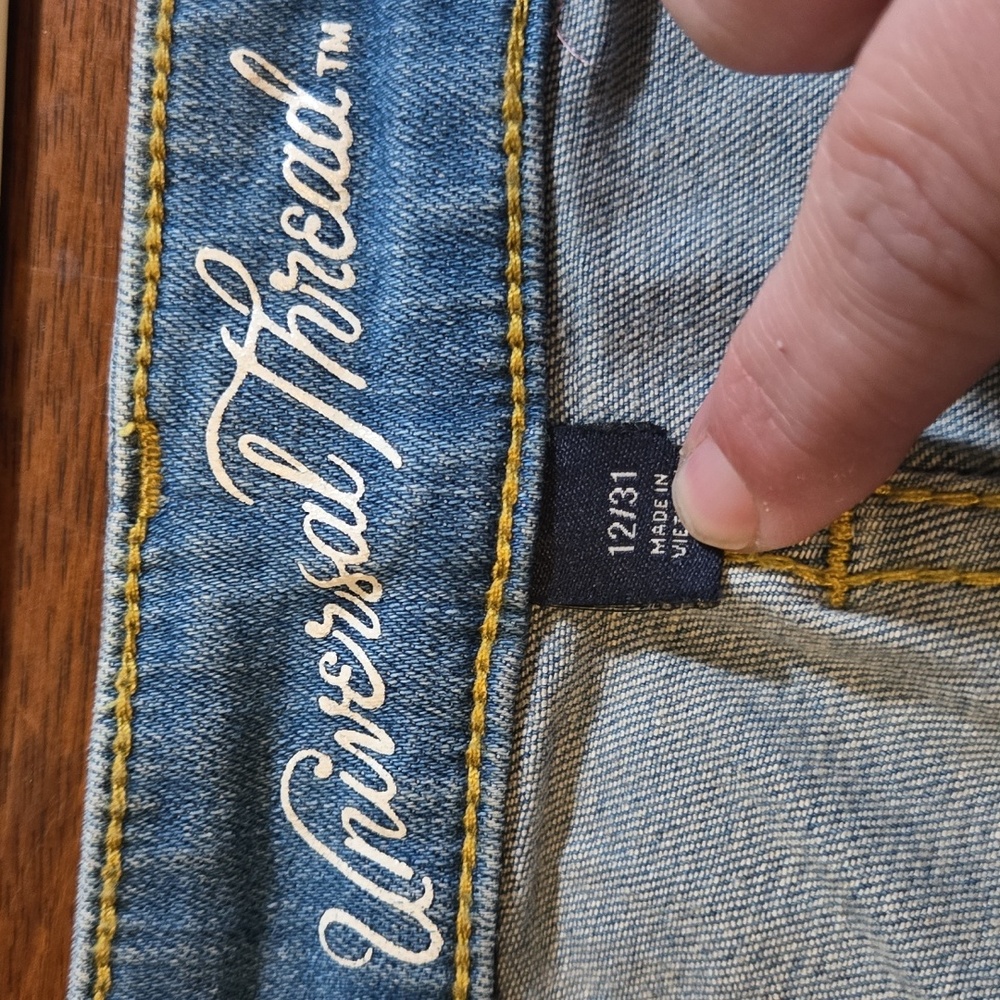 NWT Universal Thread Midi Shorts Denim Jean Shorts Frayed Hem Raw Hem Sz 12 - Picture 7 of 9